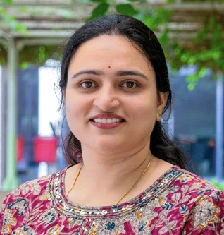 Prof. Prachi Mehta faculty headshot